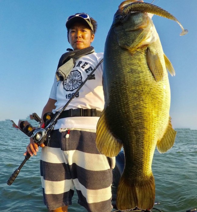 o1000108014242835899